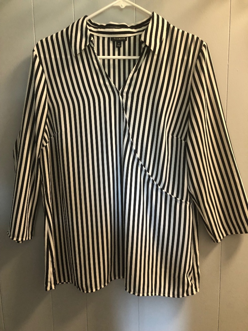 TALBOTS Women’s Black & White Stripped Wrap Blouse size M side zipper 3/4 sleeve